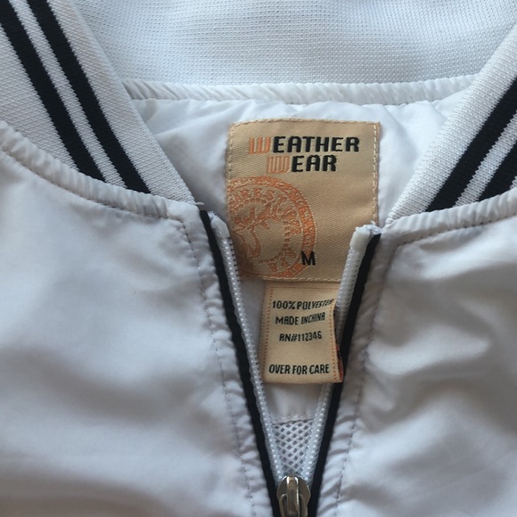 Windbreaker💨 - Picture 2 of 7